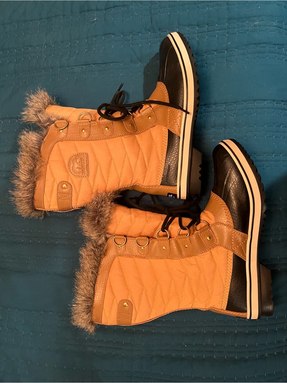 Sorel Tofino II Tan and Black Quilted Faux Fur Winter Lace-Up Boots